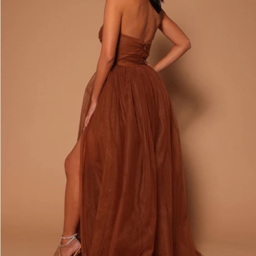 Elle Strapless Brown Gown - Picture 2 of 3